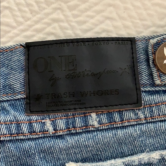 One Teaspoon short shorts - Picture 3 of 3